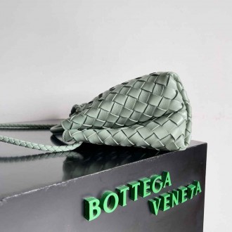 Bottega Veneta Andiamo Small East West Bag in Sauge Intrecciato Lambskin