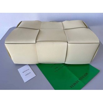 Bottega Veneta Arco Medium Tote In Cream Intrecciato Lambskin