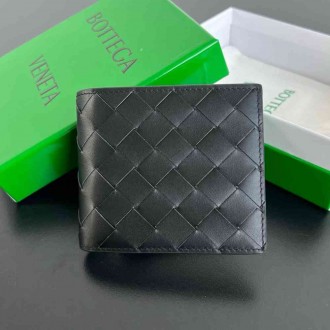 Bottega Veneta Bi-fold Coin Purse Wallet in Black Intrecciato Calfskin