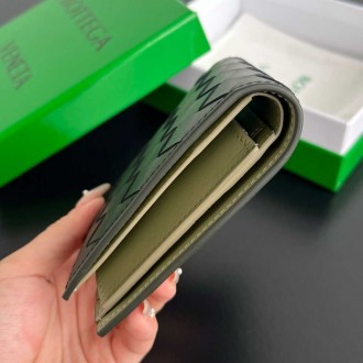 Bottega Veneta Bi-fold Coin Purse Wallet in Dard Green Intrecciato Calfskin
