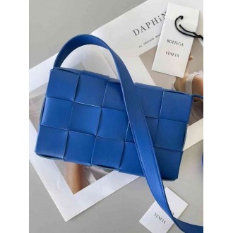 Bottega Veneta Cassett Bag In Blue Intrecciato Lambskin