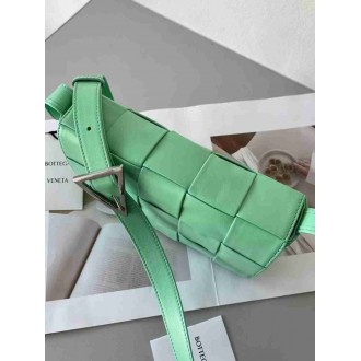 Bottega Veneta Cassett Bag In Fountain Wrinkled Calfskin