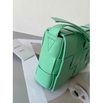 Bottega Veneta Cassett Bag In Fountain Wrinkled Calfskin