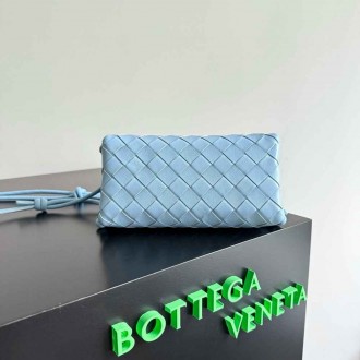 Bottega Veneta Concert Pouch in Lunar Intrecciato Lambskin