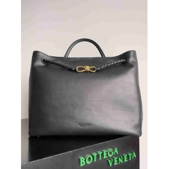 Bottega Veneta Large Andiamo Bag in Black Smooth Calfskin