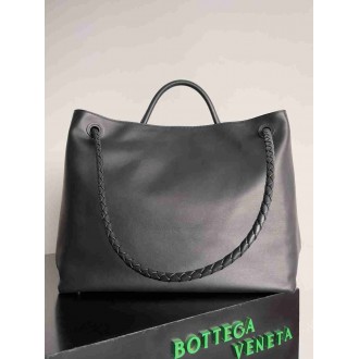 Bottega Veneta Large Andiamo Bag in Black Smooth Calfskin