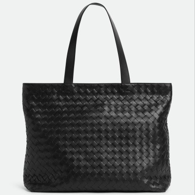 Bottega Veneta Large Zipped Tote in Black Intrecciato Calfskin