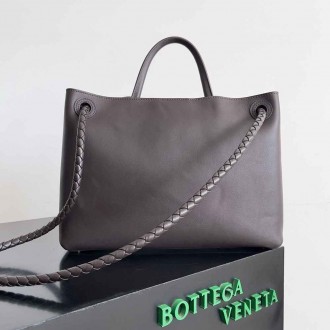 Bottega Veneta Medium Andiamo Bag in Fondant Smooth Calfskin