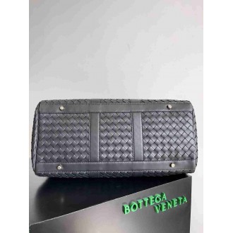 Bottega Veneta Medium Duffle Bag in Black Intrecciato Calfskin