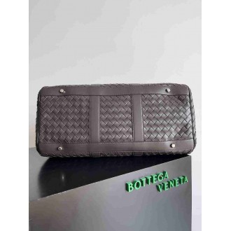 Bottega Veneta Medium Duffle Bag in Fondant Intrecciato Calfskin