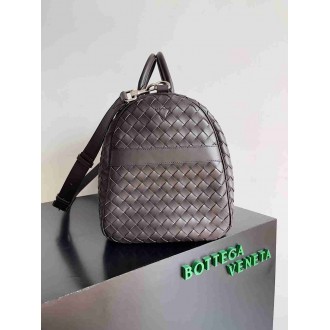 Bottega Veneta Medium Duffle Bag in Fondant Intrecciato Calfskin