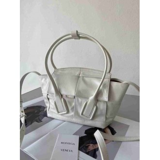 Bottega Veneta Mini Arco Bag In White Intrecciato Leather