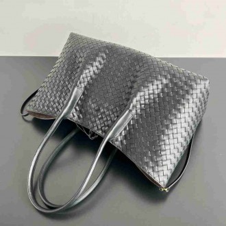 Bottega Veneta Pinacoteca Small Bag in Black Intrecciato Calfskin