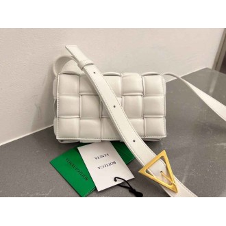Bottega Veneta Small Padded Cassette Bag In White Lambskin