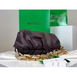Bottega Veneta The Chain Pouch Bag In Grape Calfskin