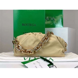 Bottega Veneta The Chain Pouch Bag In Porridge Calfskin