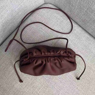Bottega Veneta The Pouch 20 Clutch In Bordeaux Calfskin