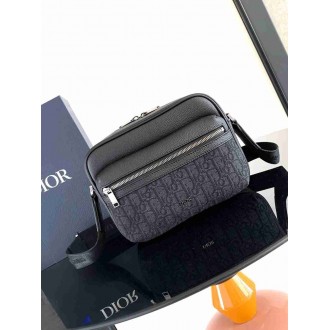Dior Rider 2.0 Zipped Messenger Bag in Black Oblique with Black Leather