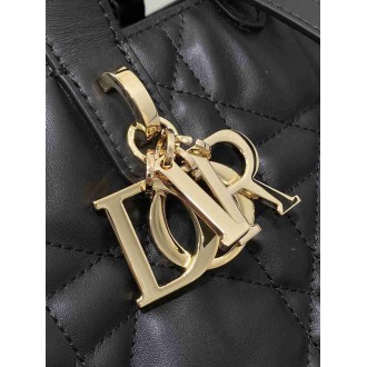 Dior Toujours Vertical Medium Tote Bag in Black Macrocannage Calfskin