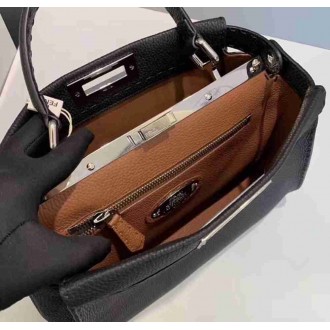 Fendi Selleria Peekaboo Medium Bag In Black Roman Leather