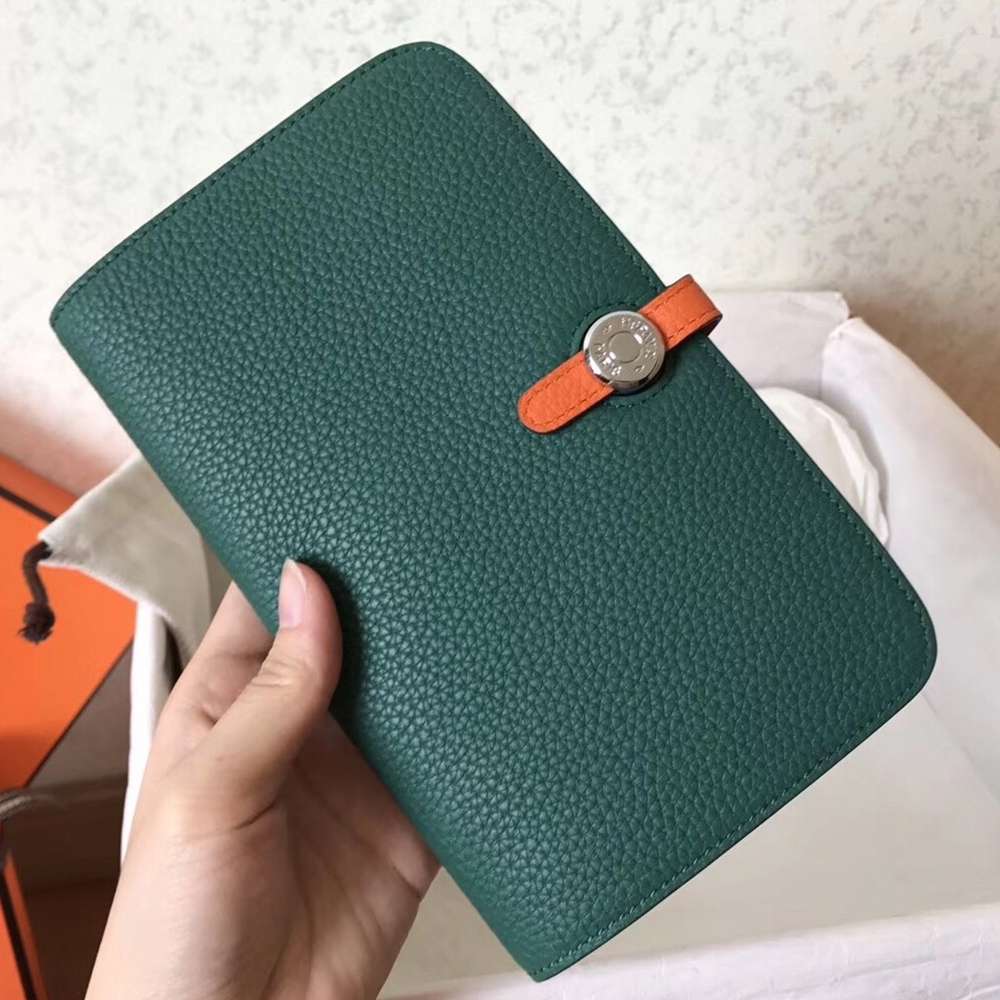 Hermes Bicolor Dogon Duo Wallet In Malachite Orange Leather