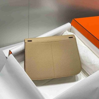 Hermes Halzan 25 Bag in Trench Clemence Leather