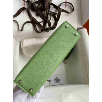 Hermes Kelly Mini II Sellier Handmade Bag In Vert Criquet Chevre Mysore Leather