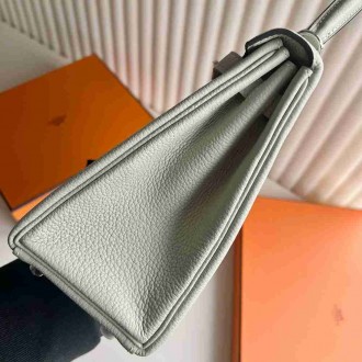Hermes Kelly Retourne 25 Handmade Bag in Gris Neve Clemence Leather