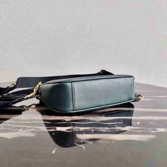 Prada Re-Edition 2005 Shoulder Bag In Green Saffiano Leather