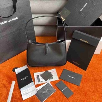 Saint Laurent Le 5 a 7 Hobo Bag In Black Leather