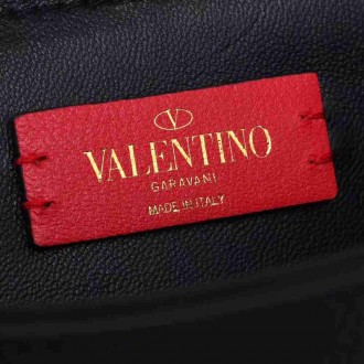 Valentino Medium VRing Chain Bag In Black Grainy Calfskin